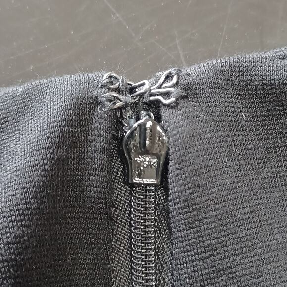 Chico's Jackie Sheath Dress Size 1.5 US M/10 Black SO SLIMMING Tummy Panel Zip - Picture 5 of 9